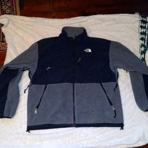 The north face men's x large jacket